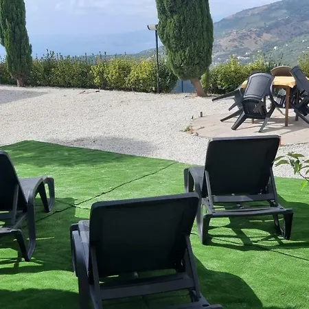 Mont E Da Martina Bed & Breakfast Moiano